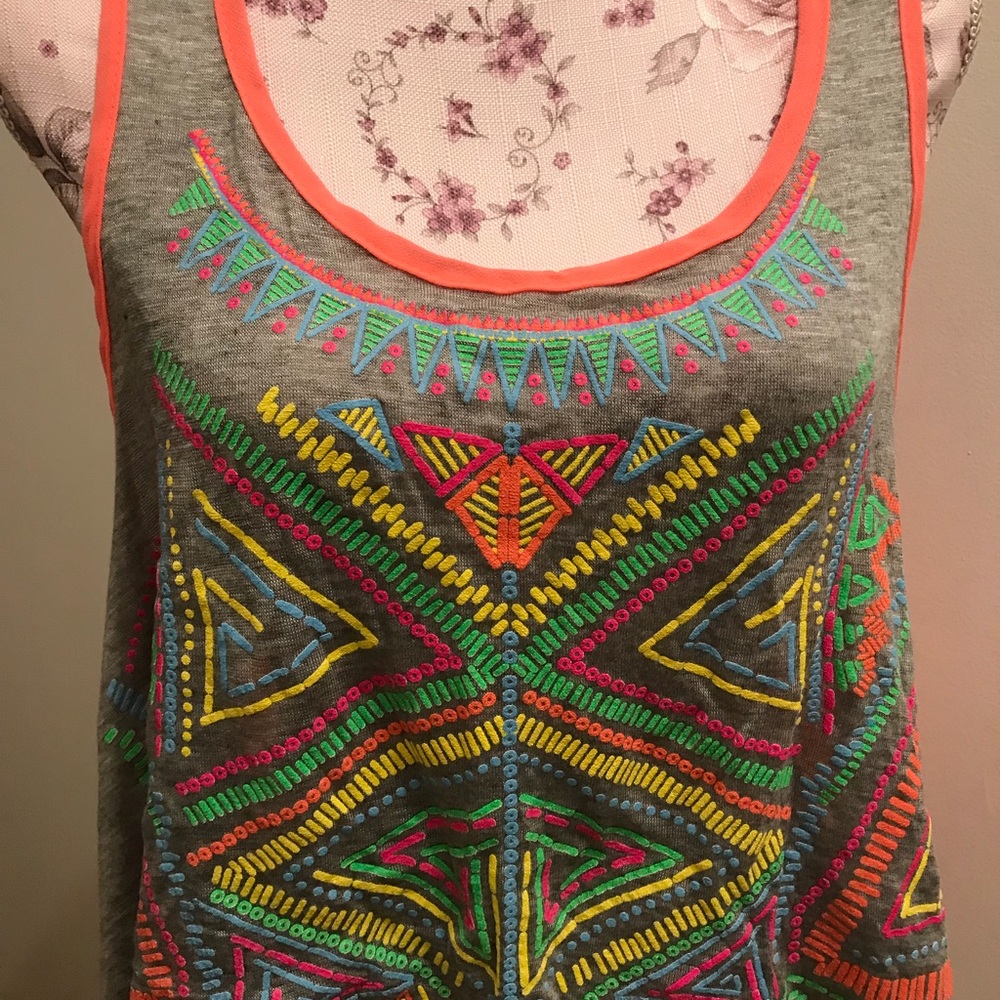 Tops - Picture 3 of 3